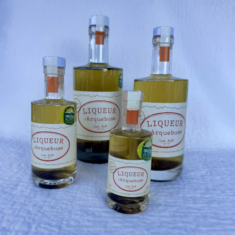 Bouteilles de liqueur d'arquebuse (10 cl ; 20 cl ; 50 cl ; 70 cl) 
